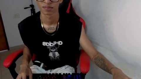 niklaus_wolf online show from 6, 4, 2026