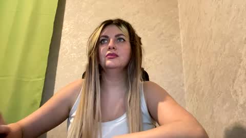 Snapshot of niko_peach chatting on 9, 12, 2024 Nika online show from 9, 12, 2024