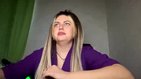 Snapshot of niko_peach chatting on 13, 12, 2024 Nika online show from 13, 12, 2024