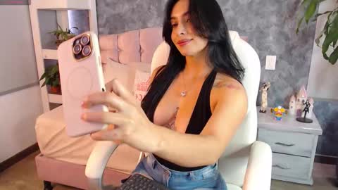 Snapshot of niko_robin04 chatting on 22, 11, 2025 Niko Robin online show from 22, 11, 2025