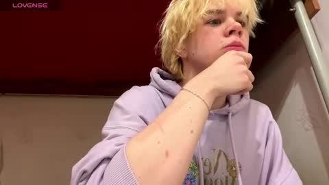 Snapshot of nikolasbucks chatting on 2, 12, 2025 nikolasbucks online show from 2, 12, 2025