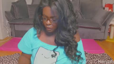 Nikole online show from 29, 11, 2025