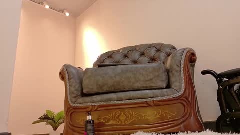  NIKY SMIT  online show from 6, 3, 2025