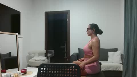 Snapshot of niky_sweet19 chatting on 22, 11, 2025 niky_sweet19 online show from 22, 11, 2025