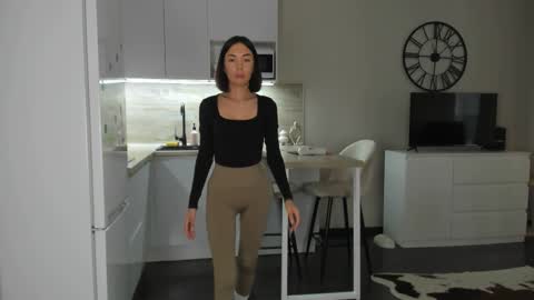 Bella online show from 12, 3, 2025