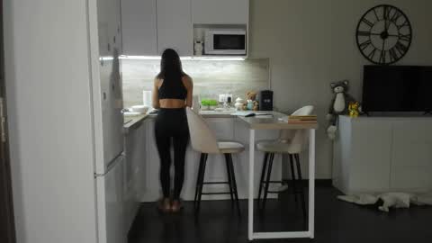 Bella online show from 3, 10, 2025