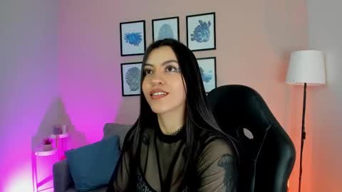 Snapshot of nina__dixon chatting on 28, 11, 2025 Nina online show from 28, 11, 2025