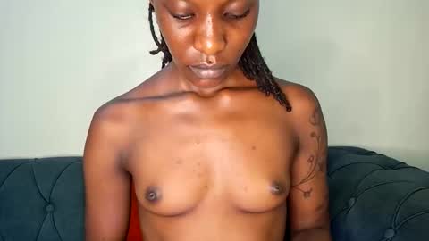 Snapshot of nina_bambi chatting on 18, 11, 2025 nina_bambi online show from 18, 11, 2025