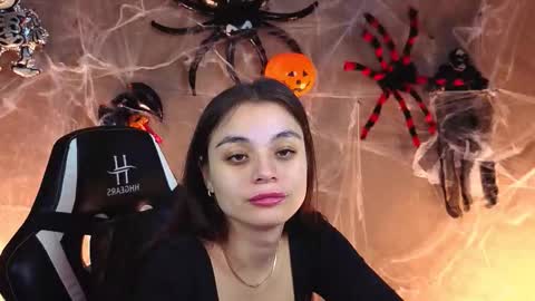 Snapshot of nina_fierce chatting on 23, 10, 2025 Ketrin online show from 23, 10, 2025