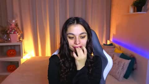 Snapshot of nina_fierce chatting on 25, 11, 2025 Ketrin online show from 25, 11, 2025