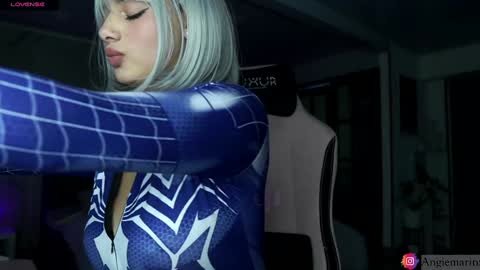 Snapshot of nina_mon chatting on 8, 3, 2025 Angie online show from 8, 3, 2025