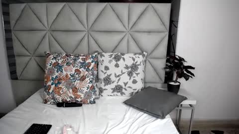  Nina  online show from 23, 1, 2025