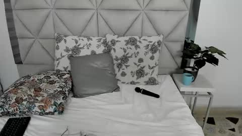  Nina  online show from 5, 3, 2025