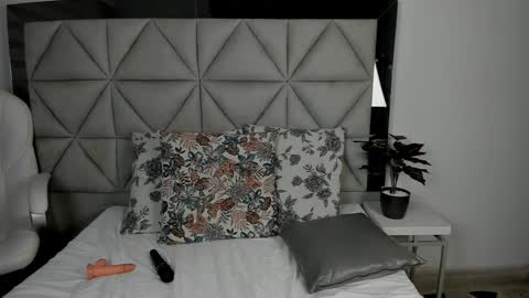  Nina  online show from 11, 3, 2025