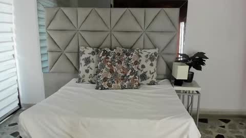  Nina  online show from 7, 10, 2025