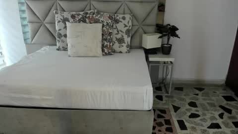  Nina  online show from 16, 10, 2025