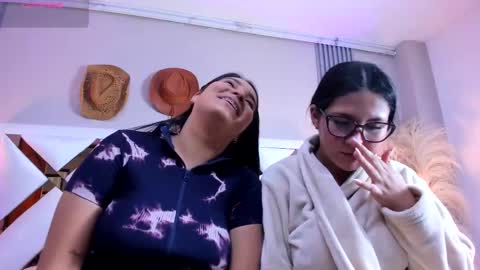 Snapshot of ninablooms01 chatting on 5, 3, 2025 Nina online show from 5, 3, 2025