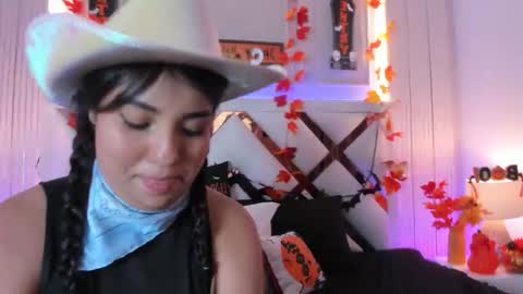 Snapshot of ninablooms01 chatting on 17, 10, 2025 Nina online show from 17, 10, 2025