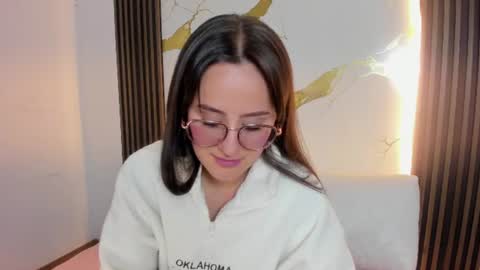 Nina online show from 9, 6, 2026