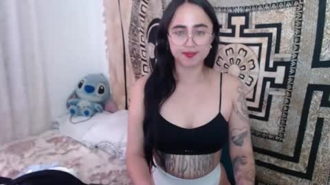 Snapshot of ninakravtz chatting on 23, 1, 2025 N I N A online show from 23, 1, 2025