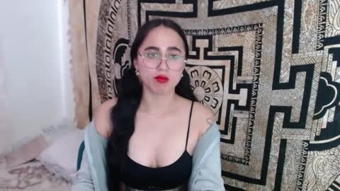 Snapshot of ninakravtz chatting on 28, 1, 2025 N I N A online show from 28, 1, 2025