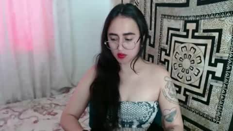 Snapshot of ninakravtz chatting on 4, 10, 2025 N I N A online show from 4, 10, 2025