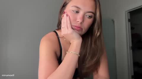 Snapshot of ninanoell chatting on 19, 11, 2025 Nina online show from 19, 11, 2025