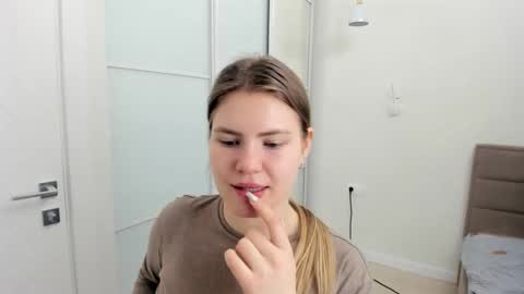 Snapshot of ninarihh chatting on 28, 2, 2025 ninarihh online show from 28, 2, 2025
