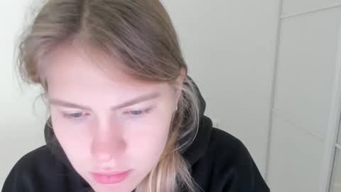 Snapshot of ninarihh chatting on 12, 10, 2025 ninarihh online show from 12, 10, 2025