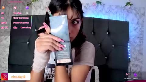 ninasky19 online show from 25, 2, 2026