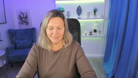 ninastarle online show from 13, 9, 2025