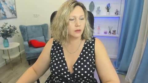 ninastarle online show from 9, 5, 2026