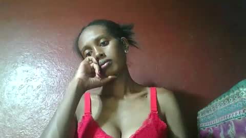 ninie246746 online show from 18, 1, 2025