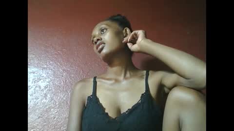 ninie246746 online show from 21, 1, 2025