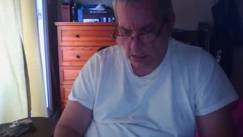 Snapshot of nionios67 chatting on 11, 11, 2025 Dennis online show from 11, 11, 2025