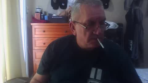 Snapshot of nionios67 chatting on 27, 11, 2025 Dennis online show from 27, 11, 2025