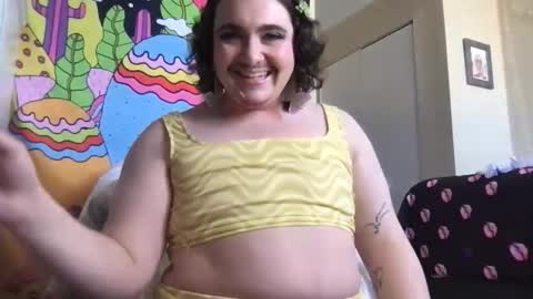 nipplelessalien online show from 23, 4, 2026