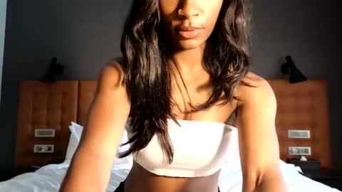 NIVIA WOLFE online show from 15, 2, 2026