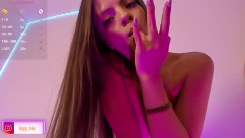 Snapshot of nix_kyy chatting on 25, 9, 2025 Nicki online show from 25, 9, 2025