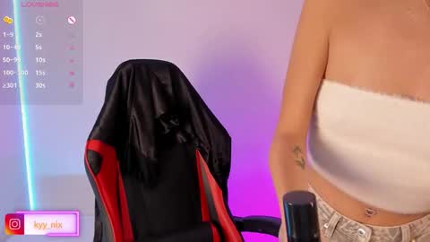 Snapshot of nix_kyy chatting on 22, 10, 2025 Nicki online show from 22, 10, 2025