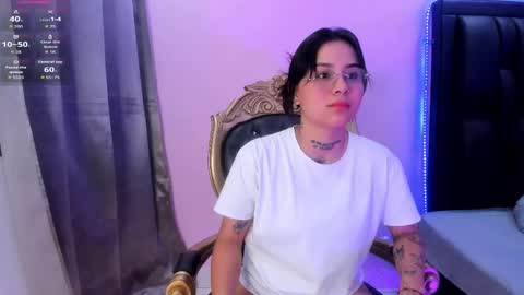 Snapshot of nixielee__ chatting on 4, 10, 2025 Nixie online show from 4, 10, 2025
