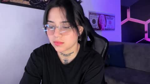 Snapshot of nixielee__ chatting on 5, 10, 2025 Nixie online show from 5, 10, 2025