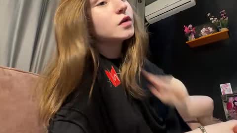 Tears Lora online show from 26, 3, 2026