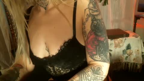 Snapshot of no_facequeen chatting on 20, 1, 2025 Leah online show from 20, 1, 2025