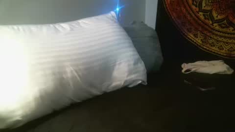 Snapshot of no_facequeen chatting on 19, 2, 2025 Leah online show from 19, 2, 2025