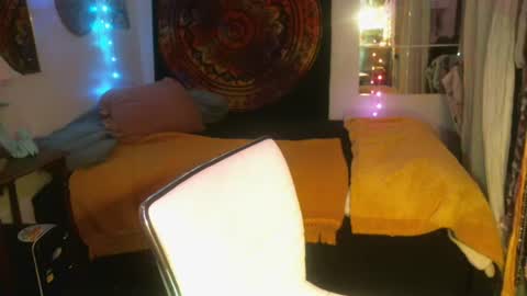 Snapshot of no_facequeen chatting on 21, 2, 2025 Leah online show from 21, 2, 2025