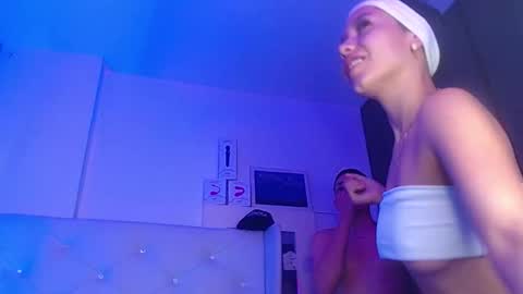 Snapshot of noah_and_kim69 chatting on 5, 12, 2025 Zoe online show from 5, 12, 2025