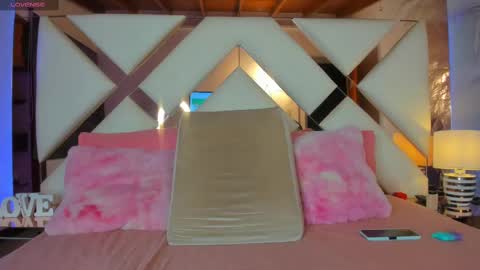 Snapshot of noah_beck42 chatting on 25, 2, 2025 Sara online show from 25, 2, 2025