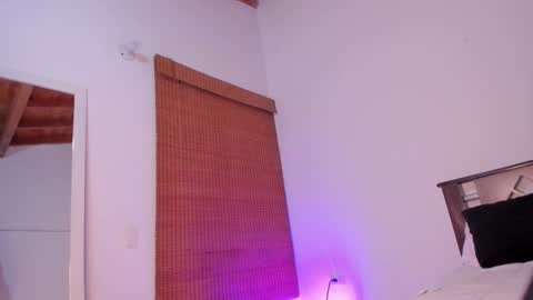 Snapshot of noah_beck42 chatting on 20, 11, 2025 Sara online show from 20, 11, 2025