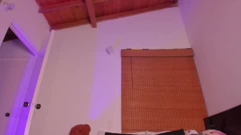 Snapshot of noah_beck42 chatting on 4, 12, 2025 Sara online show from 4, 12, 2025